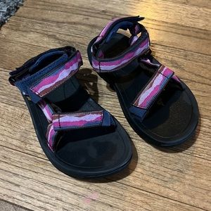 TEVA Hurricanes Kids Size 12
